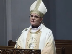 Arcybiskup Katowic obmył nogi migrantom z Nigerii, Indii, Pakistanu