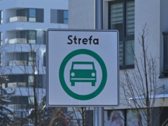 Młodzi kontra Strefa Czystego Transportu. Chcą płacić o połowę mniej
