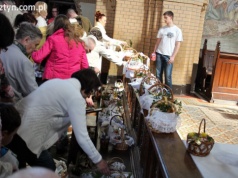 Od zadumy do lanego poniedziałku. Wierni przygotowują się do Wielkanocy