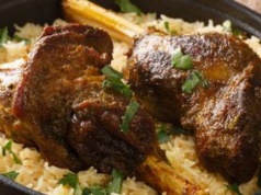 Przed laty była wielkanocnym rarytasem. Dziś Polacy bardzo rzadko ją jedzą, a pełna żelaza