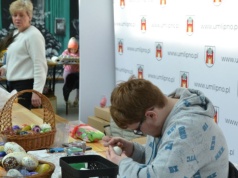 Rodzinne przygotowania do świąt łączą pokolenia