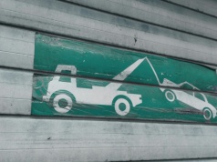 Jak holować samochód elektryczny? Różnice względem aut spalinowych.