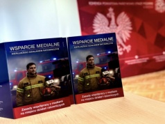 Wsparcie medialne strażaka. Powstał wyjątkowy poradnik