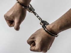 22-latek poszukiwany, z narkotykami i na zakazach Wpadł za prędkość, trafił za kratki.