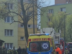 Konin. Pralka, dym i ewakuacja. 15 osób wyprowadzonych z bloku