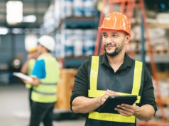 W 2026 r. więcej firm planuje przyjęcia nowych pracowników niż zwolnienia