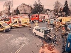 Wypadek z udziałem miejskiego autobusu. Osiem osób poszkodowanych