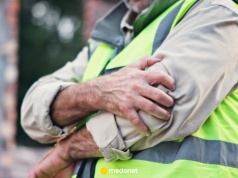 Pierwsze objawy zapalenia stawów. Tych sygnałów nie ignoruj