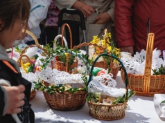 Co włożyć do święconki? Tych siedem pokarmów traktuje się jako obowiązkowe