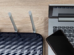 Ile można zaoszczędzić na telefonie i internecie? Policzyłem za Ciebie