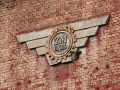 "Małoznany, a jeszcze istnieje". Wybrał się na spacer po dawnym torze testowym Ursusa