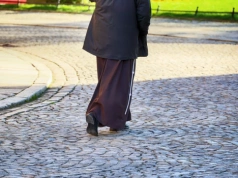 „Widział ksiądz kobietę nago”? Znany kapłan dostał zaskakujące pytanie, tak odpowiedział