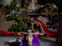 Cisza Wielkiej Soboty. O wierze, która dojrzewa między krzyżem a porankiem