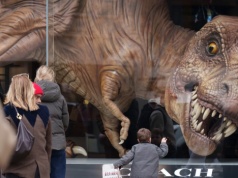 Z tyranozaura robią damskie torebki i to nie jest żart. Ich cena poraża