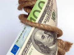 4,30 zł za euro? Ekonomiści PKO BP ostrzegają przed czarnym scenariuszem