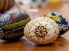 "Magia" wielkanocnych pisanek. Zdobienie jajek ma ogromnie długą tradycję