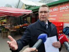 Sondaż: Ponad połowa Polaków dobrze ocenia projekt PiS ws. obniżenia VAT-u na żywność