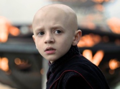 Mały gwiazdor "Rycerza Siedmiu Królestw" grał kultowego złola. Aż skóra cierpnie