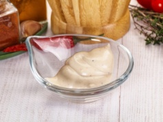 Domowy majonez. Przepis na Wielkanoc