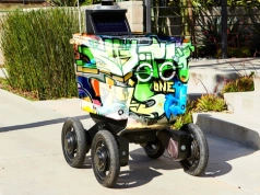 Roboty z jedzeniem ofiarami agresji. Wandali nie obchodzi, że czekasz na kebsa