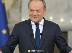 Donald Tusk złożył życzenia Polakom. Przytoczył słowa słynnej piosenki