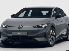 CENY: VW ID.7 od 157 890 zł. Silnik 204 KM, bateria 63 (59) kWh i zasięg 474 jedn. WLTP. Jest tańsze auto spalinowe?