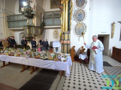 Święconka 2026 w Sieradzu. Tradycyjny obrzęd w kościele św. Stanisława Biskupa i Męczennika w Sieradzu