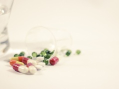 Polacy łykają suplementy jak cukierki