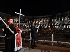 Leon XIV poprowadził Drogę Krzyżową w Koloseum. Mocne słowa o władzy i odpowiedzialności