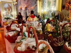 200 metrów w dół. Podziemna tradycja przyciąga tłumy Polaków