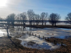 Ostrzeżenia dla 10 województw. IMGW prognozuje burze i znaczne ochłodzenie przez święta