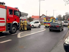 Wypadek w Namysłowie. Jedna osoba ranna w zderzeniu trzech aut
