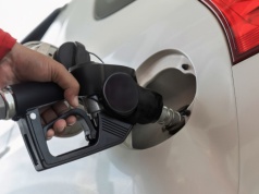 Niemcy masowo odwiedzają polskie stacje. Wykupują paliwo, powód jest prosty