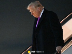 Chytry plan Donalda Trumpa sypie się jak domek z kart. Zmowa milczenia w Białym Domu