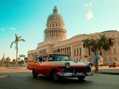 Wakacje z wojną w tle. Polacy sporo ryzykują, ubezpieczenia mogą nie chronić w razie wypadku