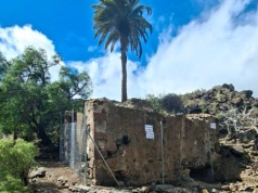 Dewastacja zabytkowych młynów w wąwozie Tirajana na Gran Canarii