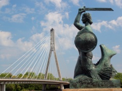 Aktywistki „Ostatniego Pokolenia” skazane za oblanie farbą warszawskiej syrenki