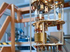 Komputery kwantowe bliżej skalowania. Uwięzienie tysiąca atomów wskazuje drogę do stu tysięcy kubitów