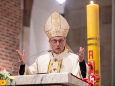 Prymas Polski: mocno uchwyćmy się dłoni Zmartwychwstałego