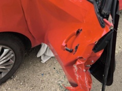 Uderzył w drzwi, z których wychodziło dziecko i UCIEKŁ!