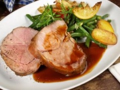 Nie schab i nie biała kiełbasa. Nasi sąsiedzi podają inne mięso na wielkanocny stół