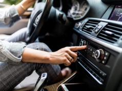 To tylko chwila postoju z włączonym silnikiem. Mandat może zaskoczyć