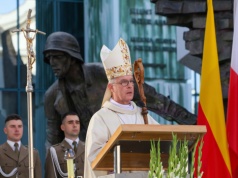 Katedra polowa: Liturgia Wigilii Paschalnej z udziałem wojska