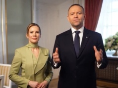 Nawroccy w Wielkanoc dodali nagranie z życzeniami. Prezydent zacytował pieśń