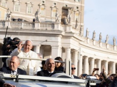 Papamobile papieża Franciszka będzie mobilną kliniką dla dzieci ze Strefy Gazy