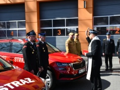 Uroczyste przekazanie pojazdów pożarniczych w Wolsztynie