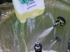 Czyszczenie opryskiwacza krok po kroku. Jakie są zasady i etapy?