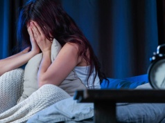 Dlaczego budzimy się tuż przed budzikiem? Ekspert mówi, co należy wtedy zrobić