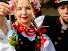 Wielkanocne zwyczaje Łódzkiego: oklejanki, karbid i lokalny folklor