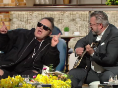 Muniek Staszczyk i Roman Kosecki zaśpiewali razem! Znana piosenka w studiu Polsatu Sport (WIDEO)